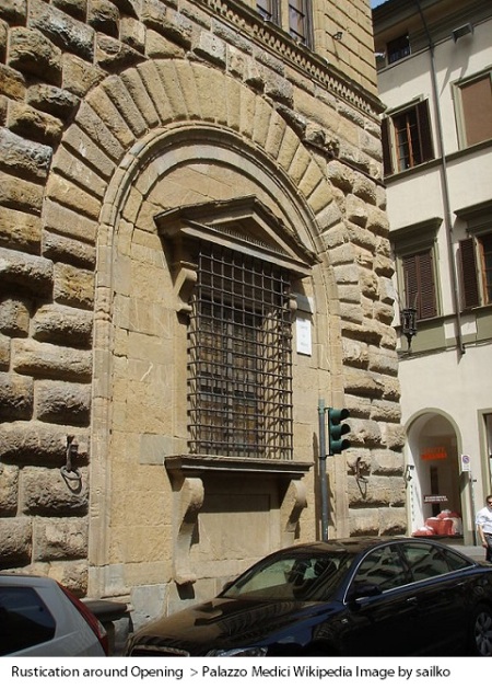 Palazzo_medici_riccardi,_finestra_inginocchiata